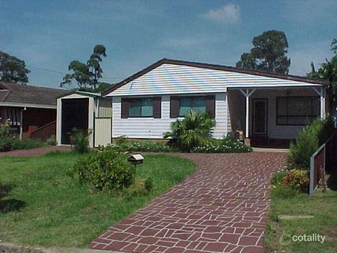 35 Richmond Cres, Campbelltown, NSW 2560