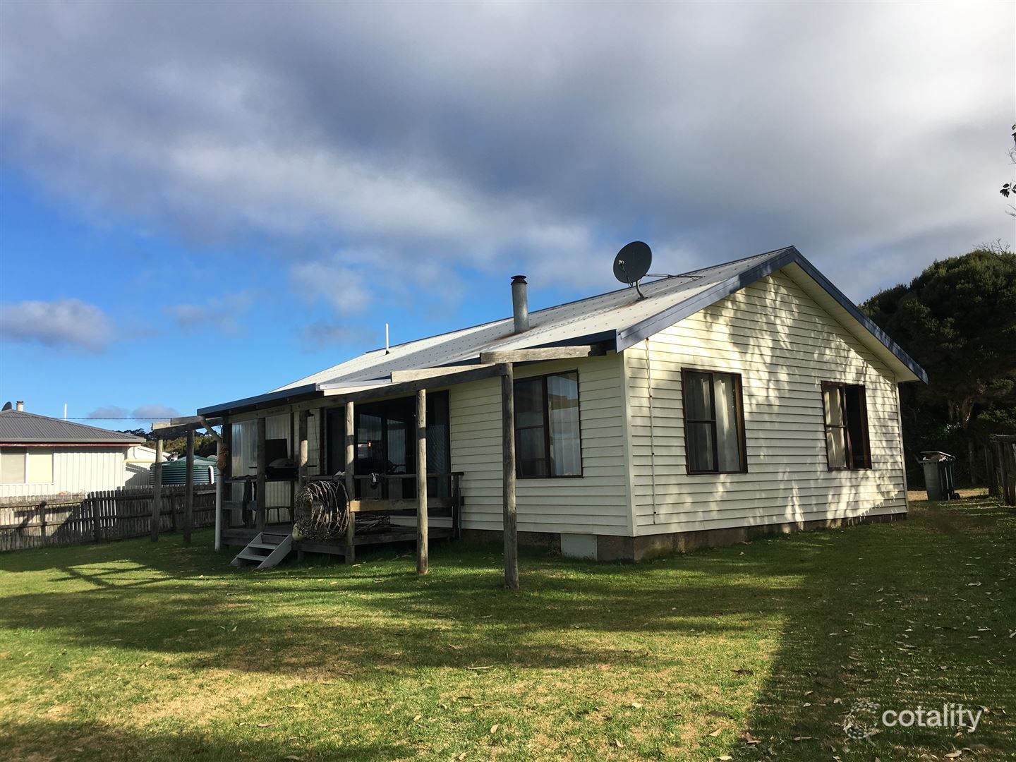 135 The Esplanade, Naracoopa, TAS 7256