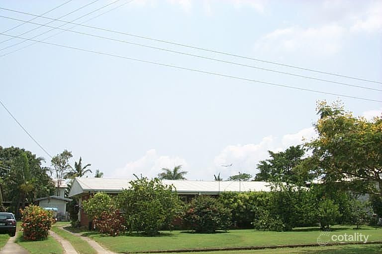 52 Tills St, Westcourt, QLD 4870
