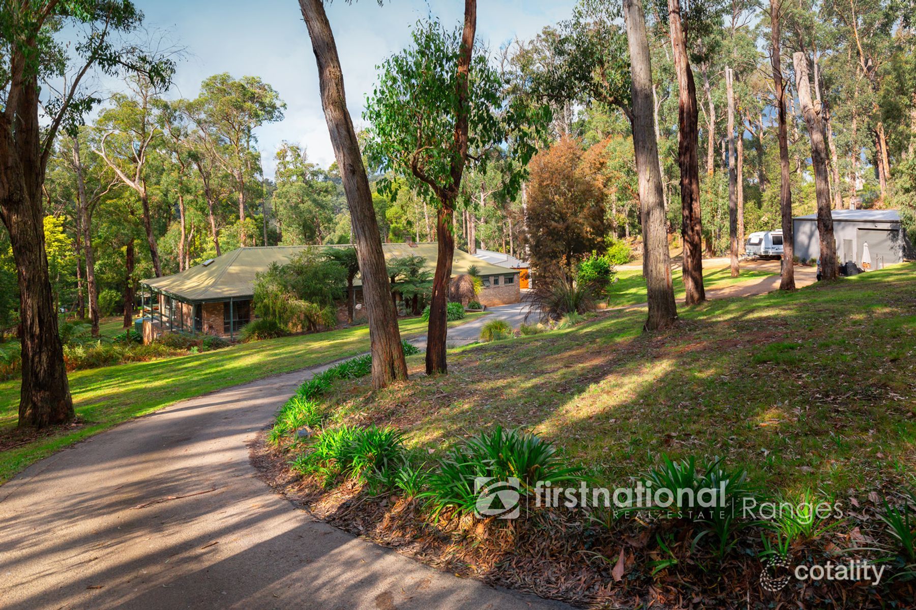 8 Moola Rd, Cockatoo, VIC 3781