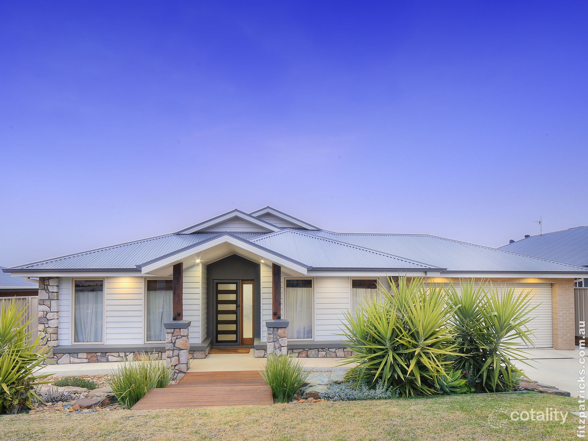8 Colombo Ave, Gobbagombalin, NSW 2650