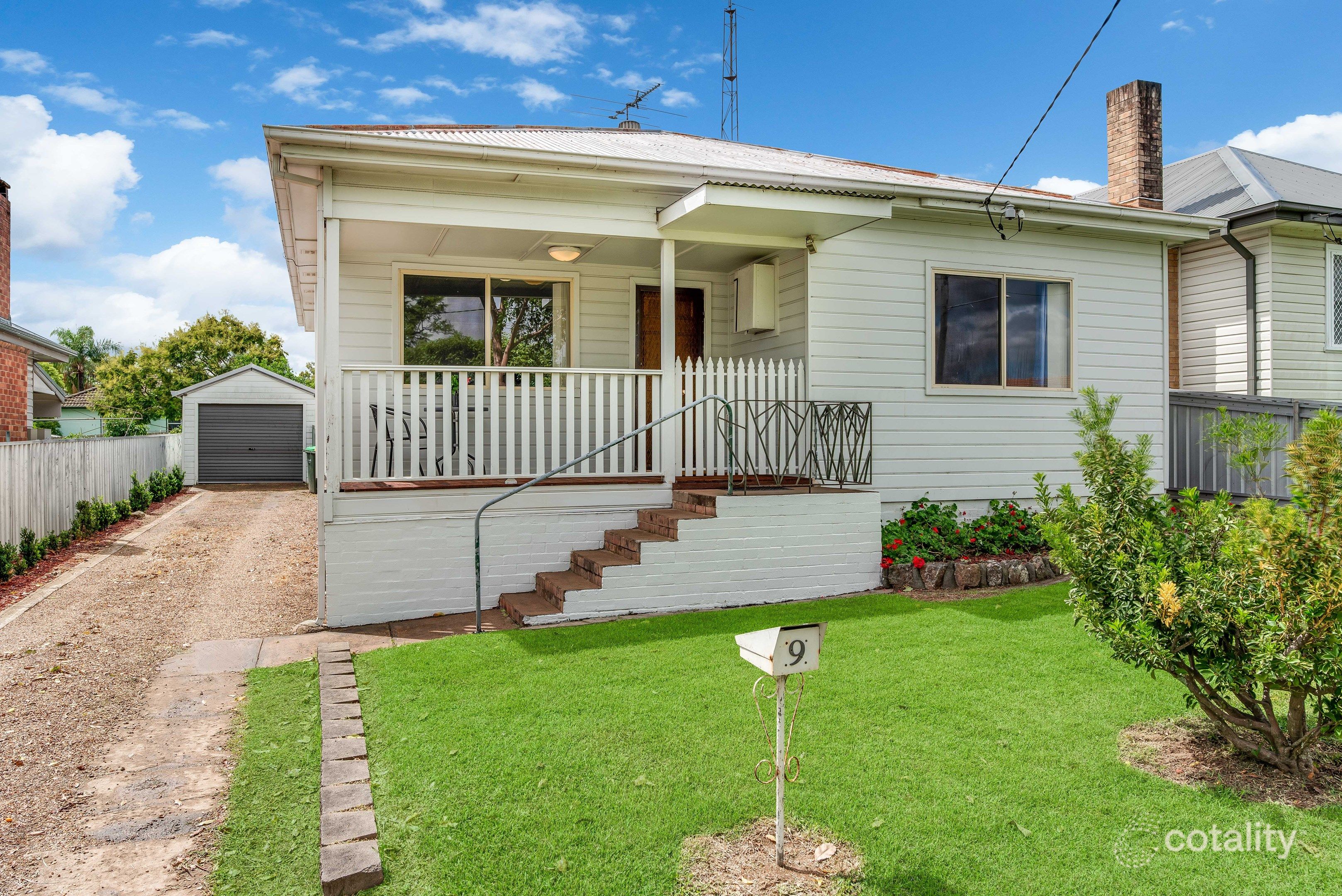 9 Second Ave, Rutherford, NSW 2320