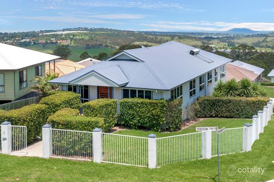 1 Dodson Cres, Mount Kynoch, QLD 4350