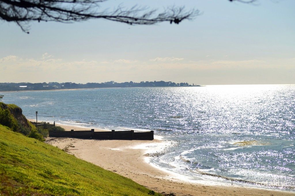 39 Mainsail Dr, St Leonards, VIC 3223