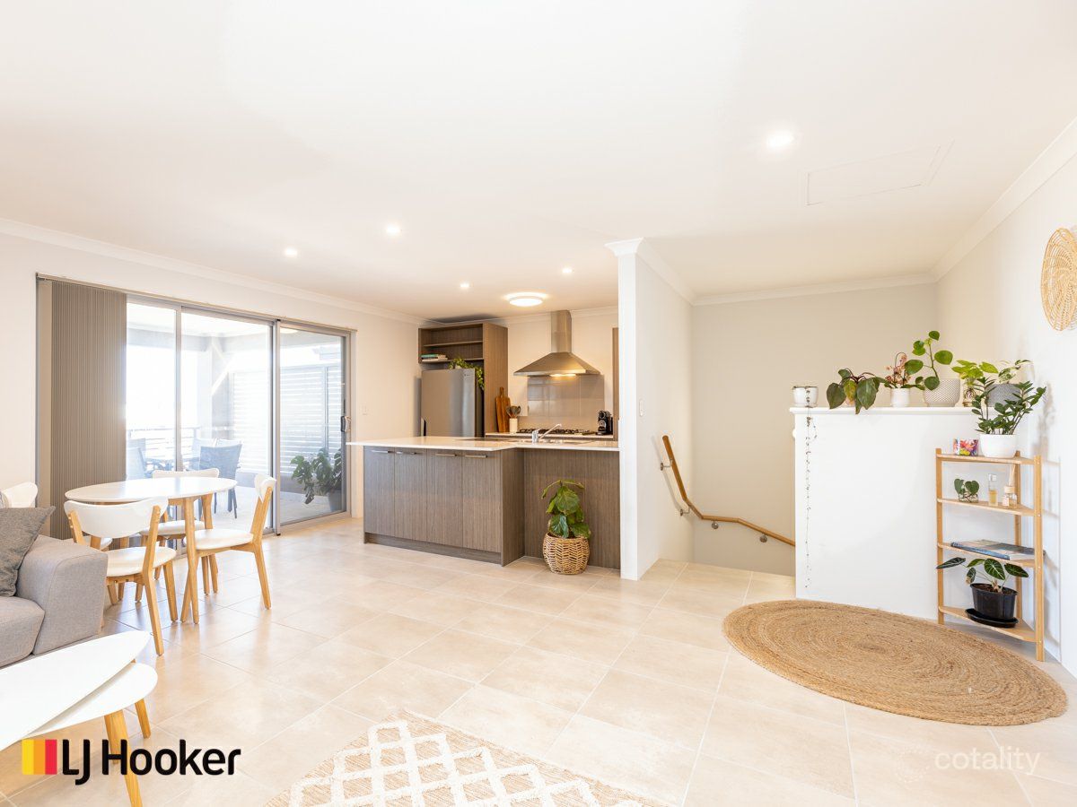 93 Wintergreen Cres, Treeby, WA 6164