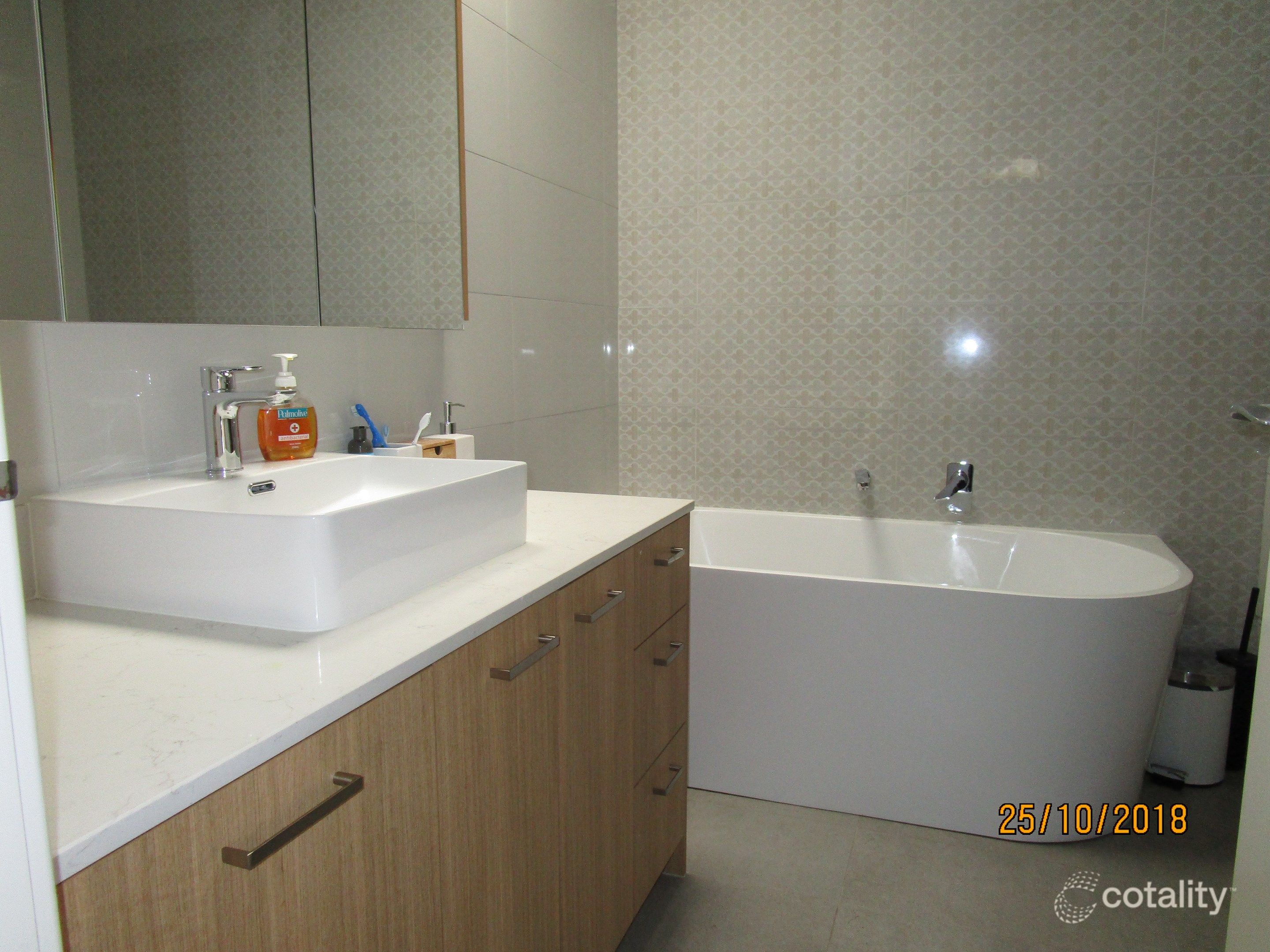 19 Mulsanne Lane, Bentleigh East, VIC 3165