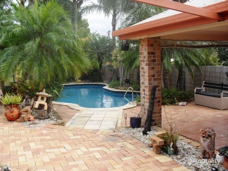 4 Prenzlau Crst, Windaroo, QLD 4207