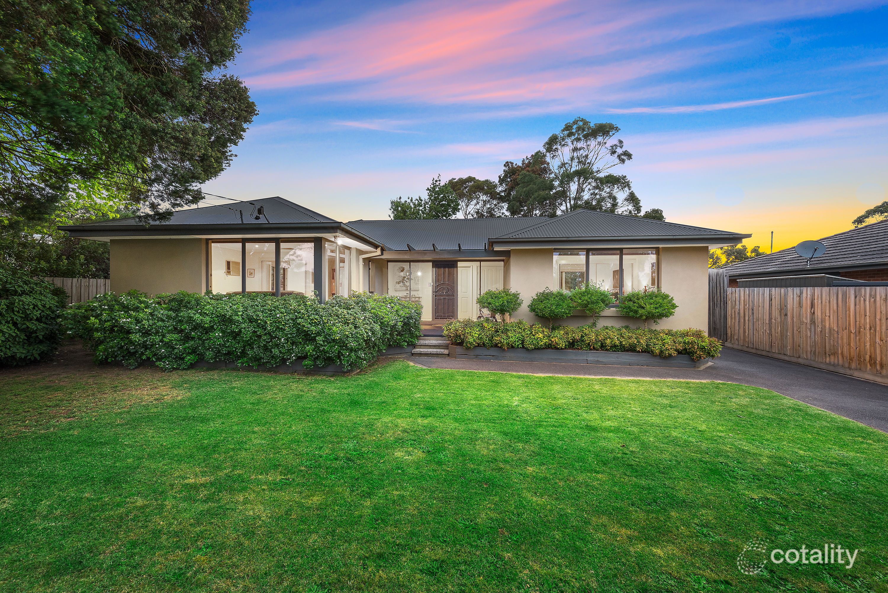 70 Geoffrey Dr, Kilsyth, VIC 3137