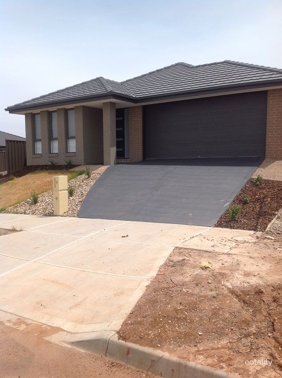 9 Coltan Ave, Cobblebank, VIC 3338