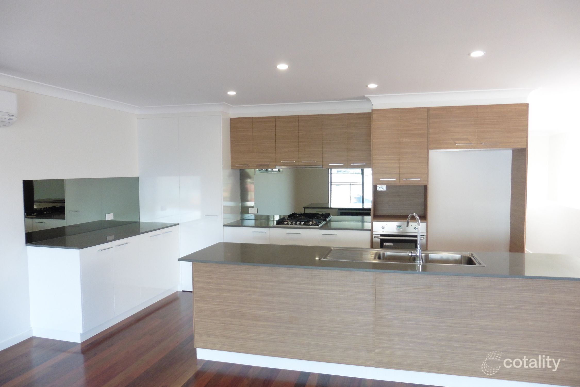 9a Edinburgh St, Victoria Point, QLD 4165