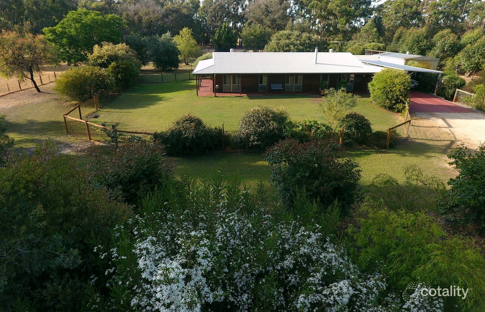 4 Swamp Gum Rd, Oakford, WA 6121