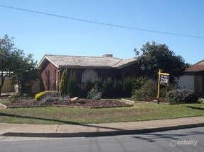 18 Flinders Ave, Seaford, SA 5169