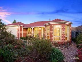 11 Petre Ct, Roxburgh Park, VIC 3064