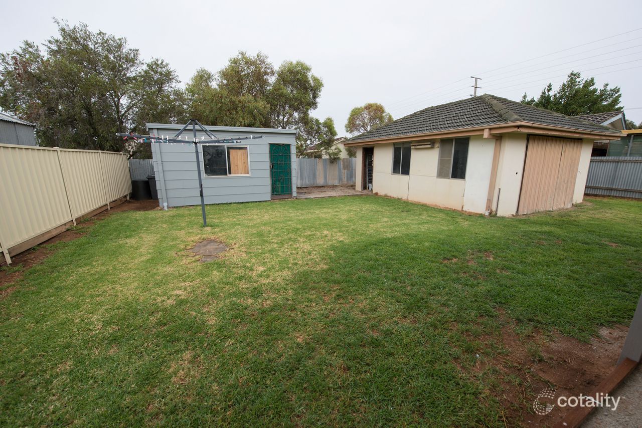 4 Jacaranda Cres, Lake Boga, VIC 3584