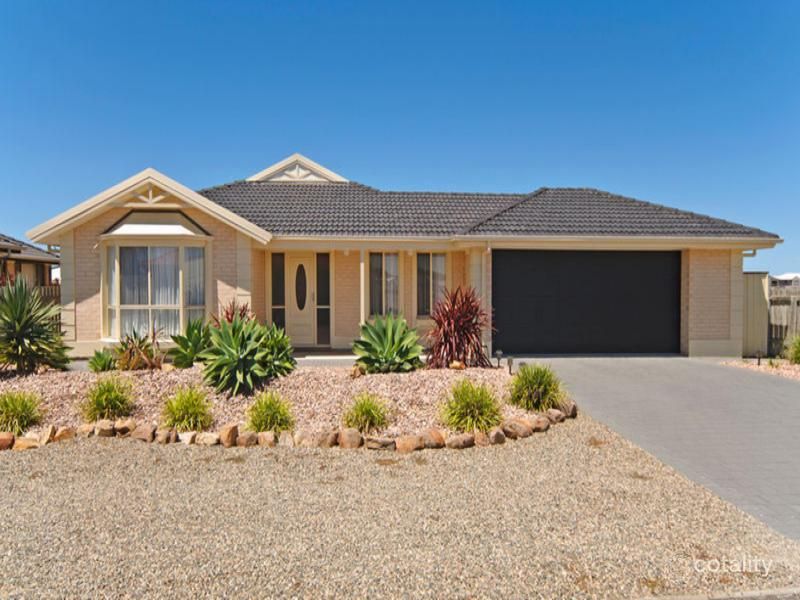 11 Prince Alfred Pde, Hindmarsh Island, SA 5214