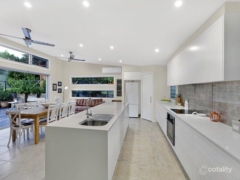 8 Parklands Cl, Bateau Bay, NSW 2261