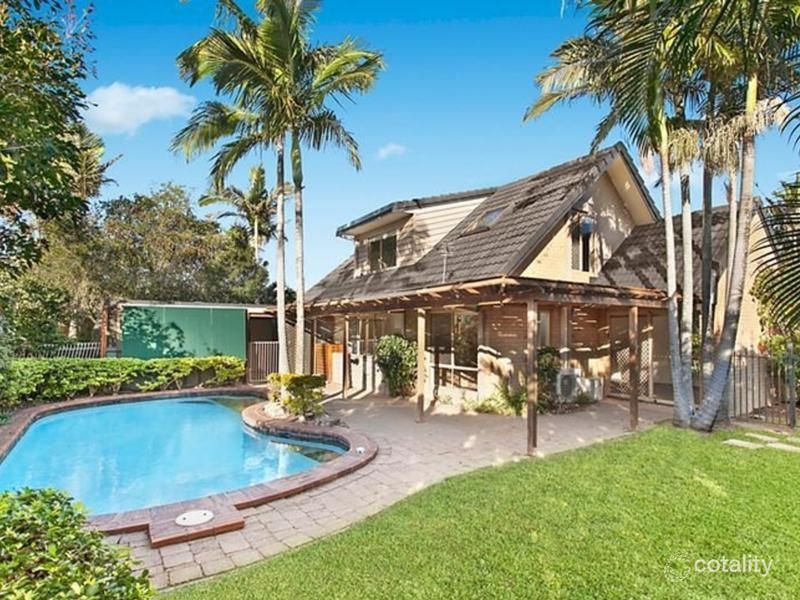 2 Montrose Ct, Benowa, QLD 4217