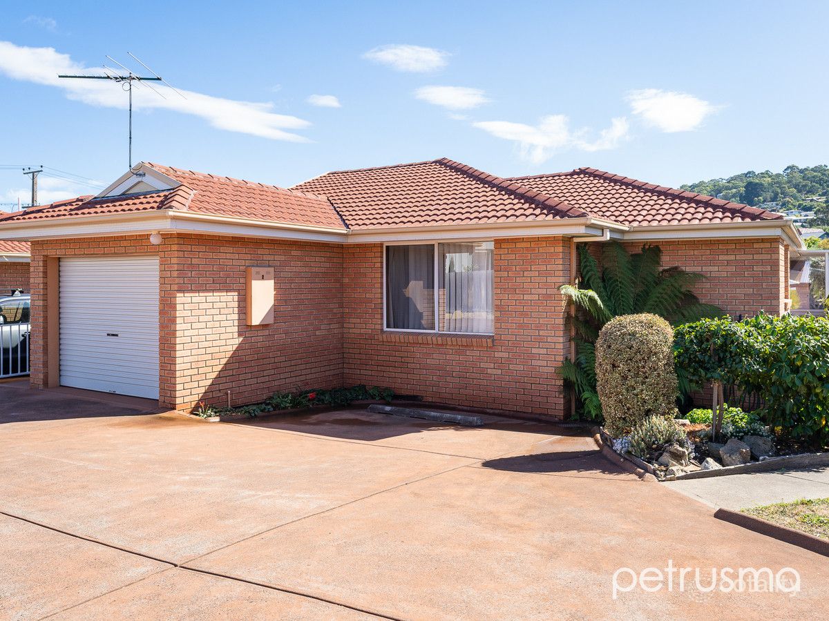 2/2 Liena Rd, Lindisfarne, TAS 7015