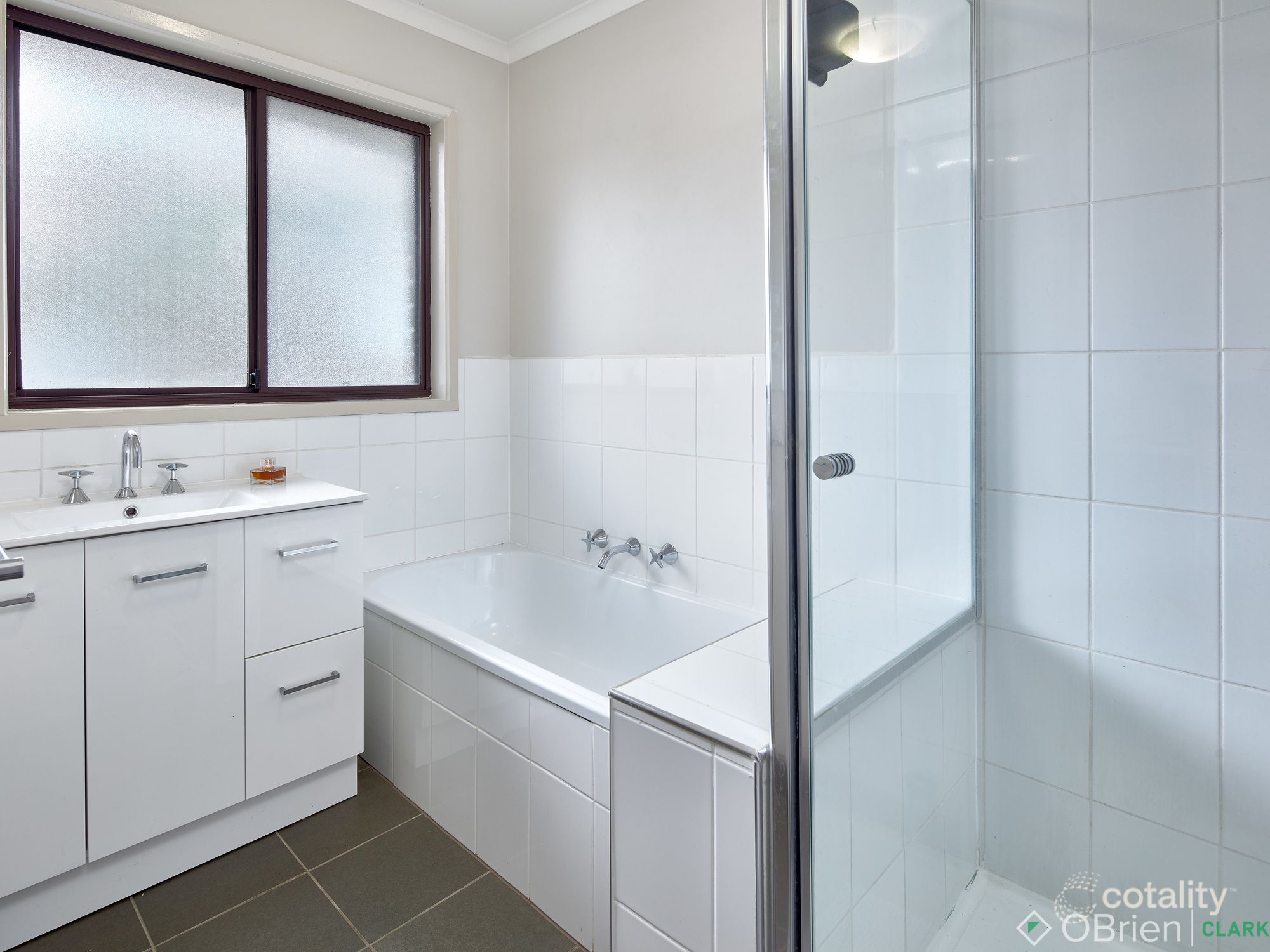 1/12-14 Somerset Dr, Warragul, VIC 3820