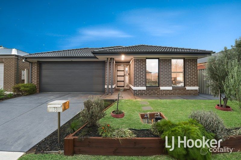 18 Willowtree Dr, Pakenham, VIC 3810