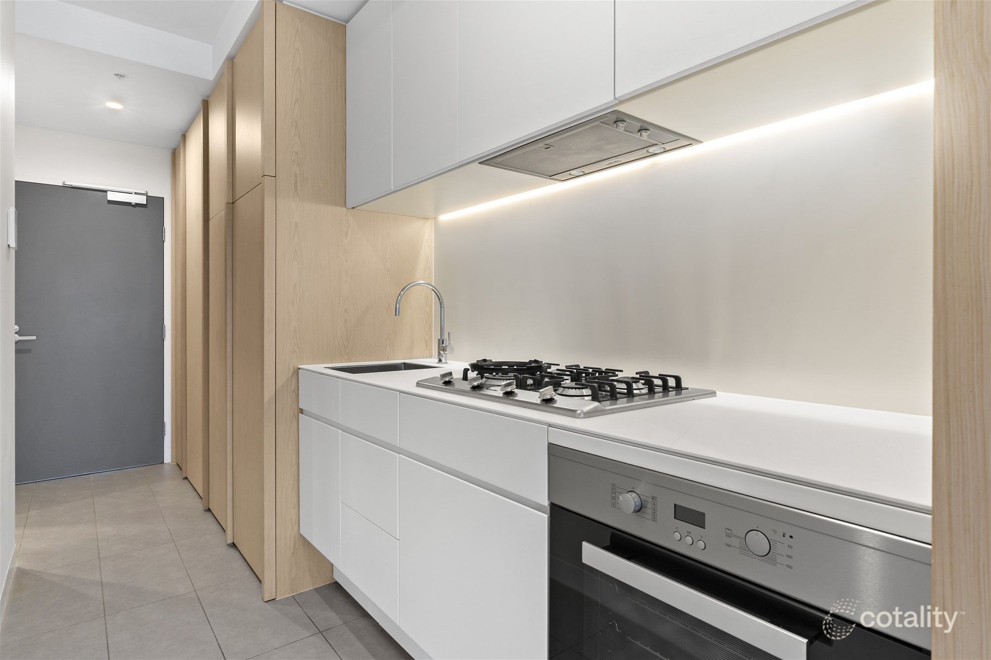 1114/8 Pearl River Rd, Docklands, VIC 3008