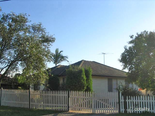 16 Pineleigh Rd, Lalor Park, NSW 2147