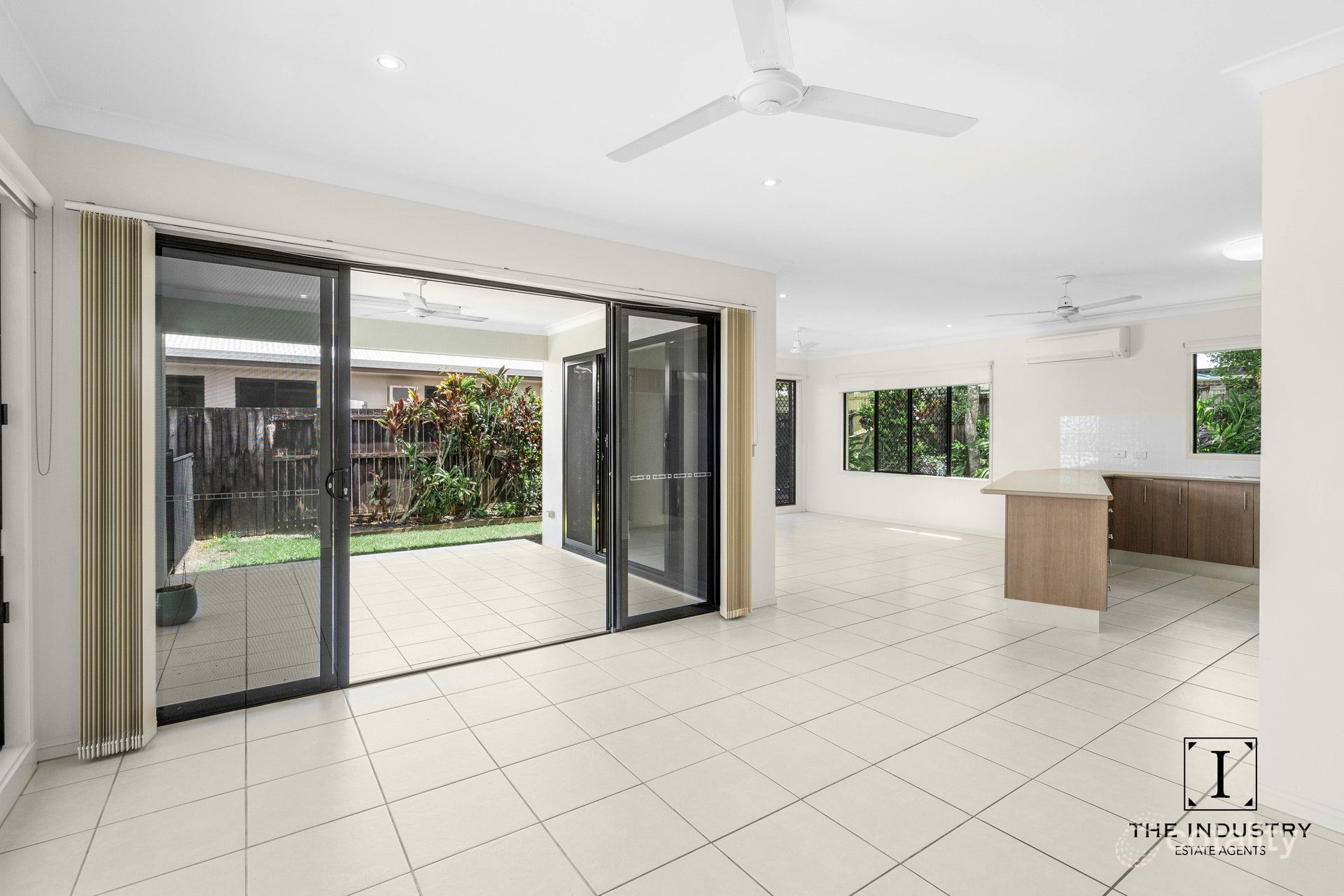 25 John Malcolm St, Redlynch, QLD 4870