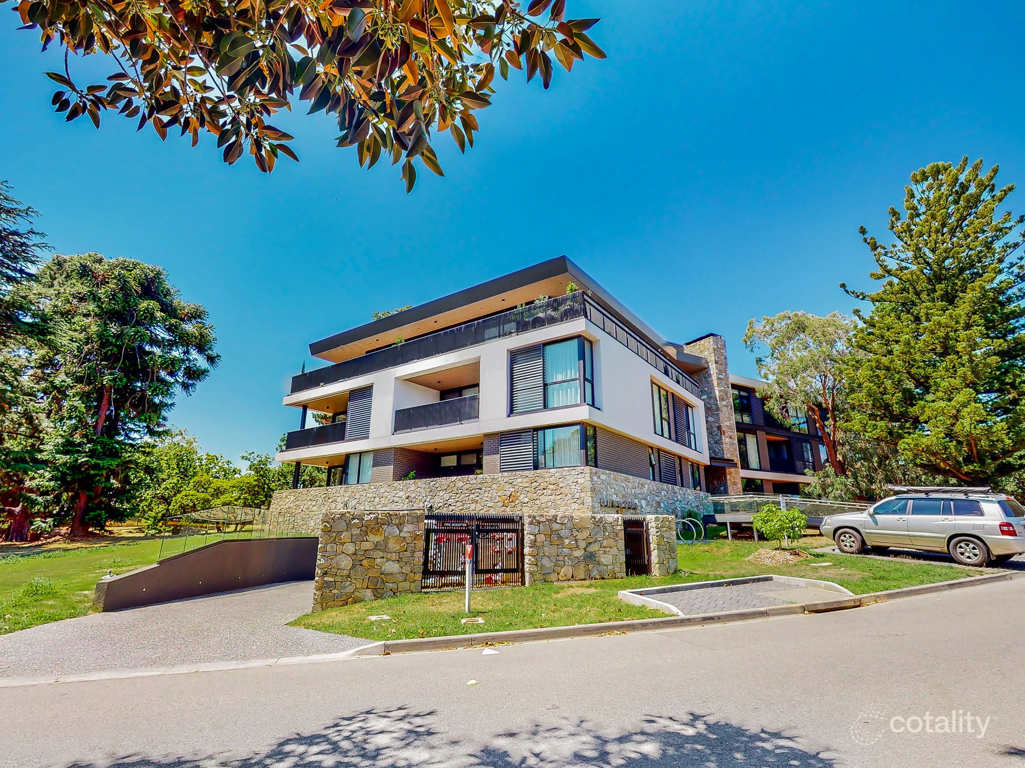 102/20 Main Dr, Kew, VIC 3101