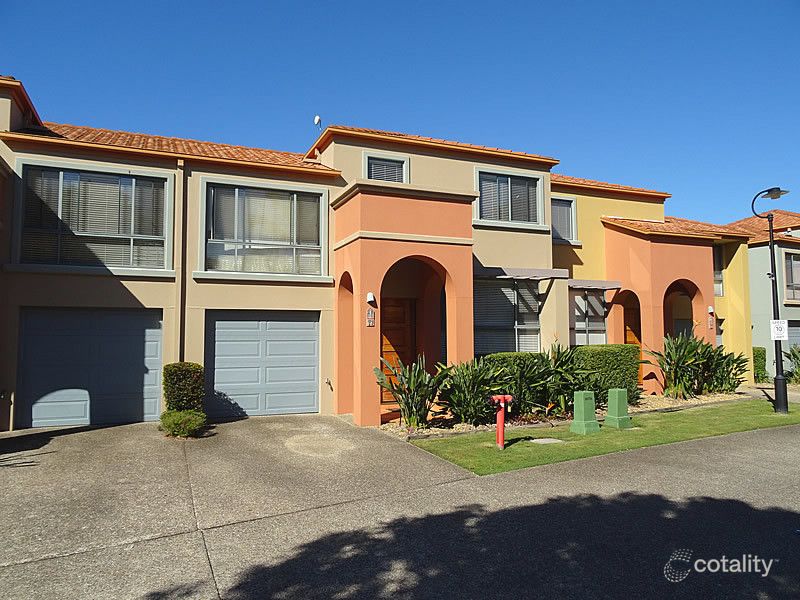 11/20 Fairway Dr, Clear Island Waters, QLD 4226
