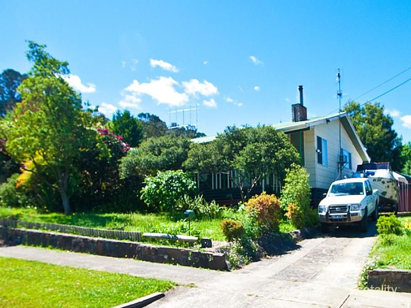 14 Eighth St, Eildon, VIC 3713