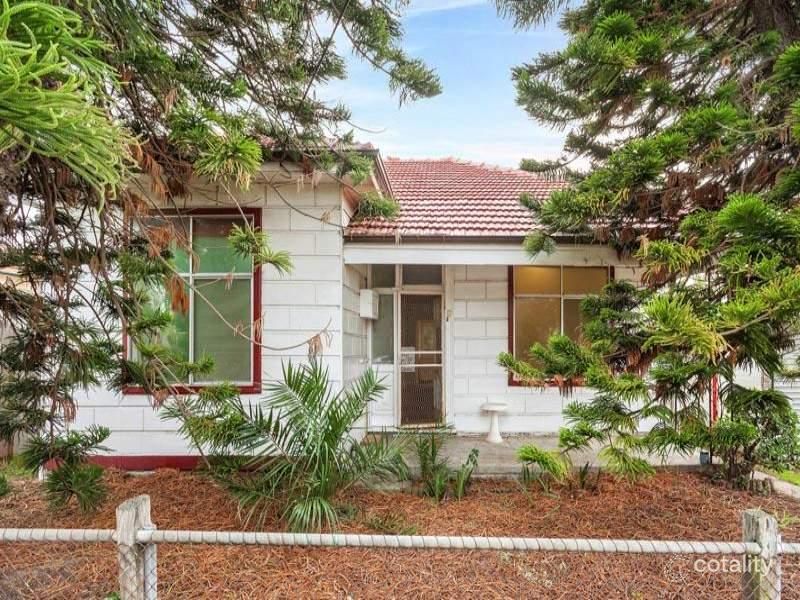 42 Suffolk St, Maidstone, VIC 3012