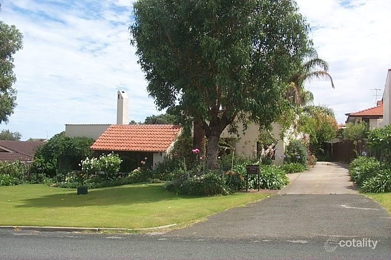 16 Yaltara Rd, City Beach, WA 6015