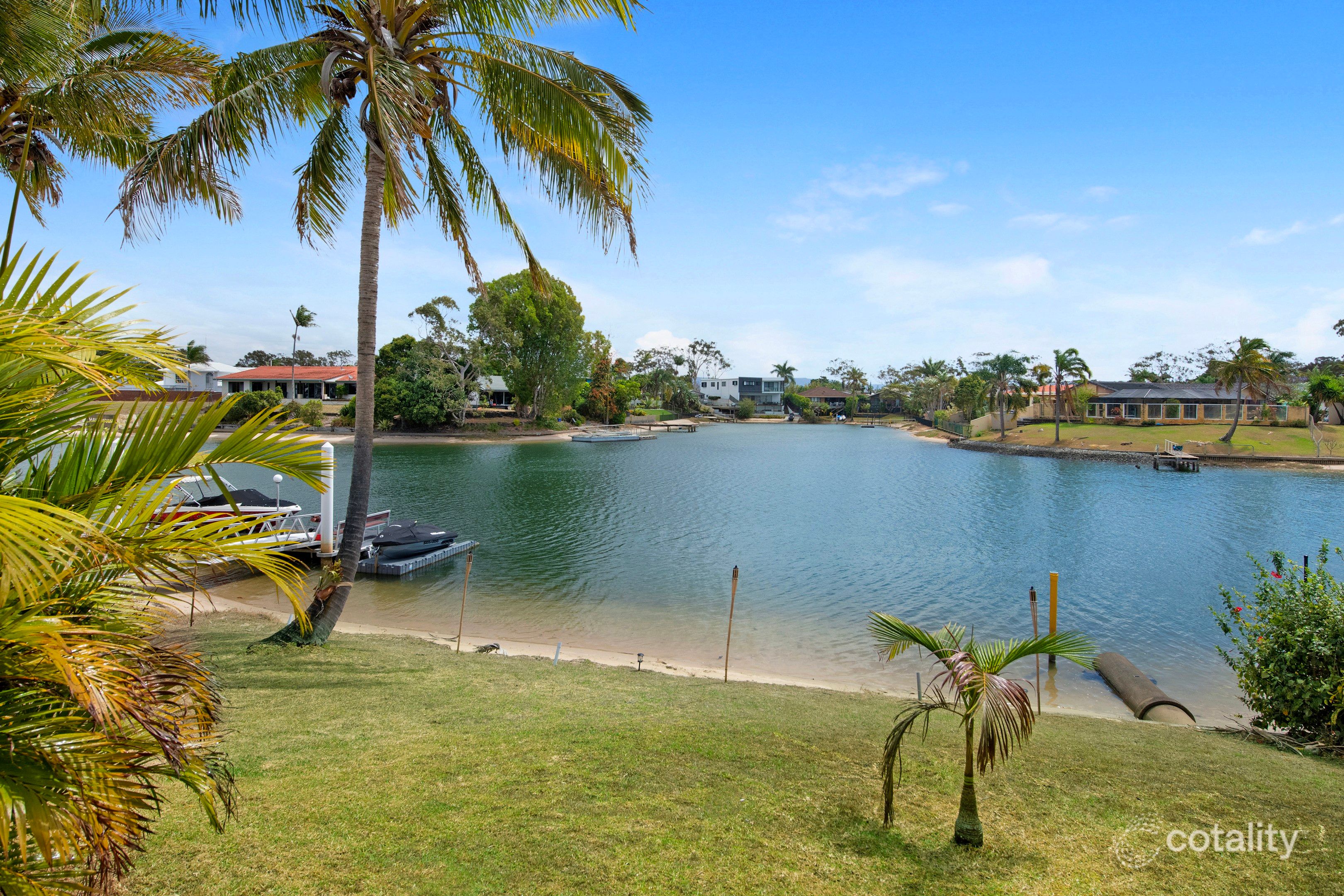 26 Welby St, Broadbeach Waters, QLD 4218