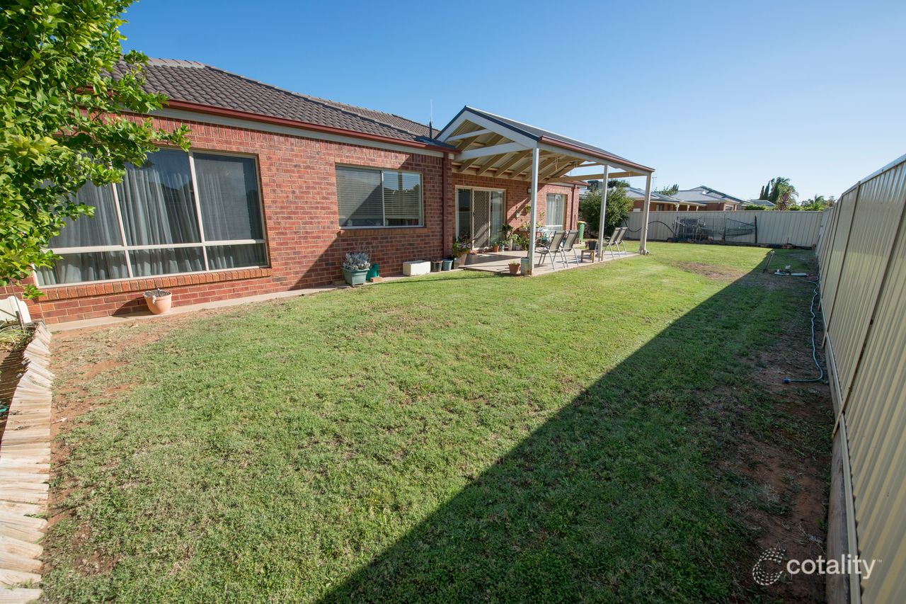16 Cutri Dr, Swan Hill, VIC 3585