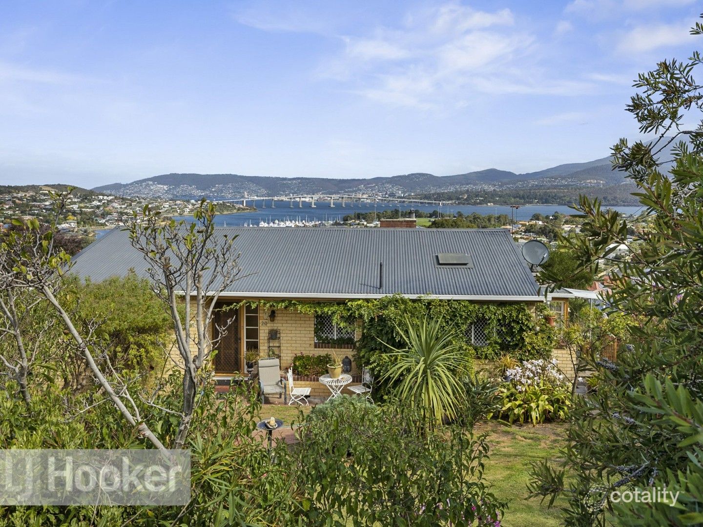 20 Malunna Rd, Lindisfarne, TAS 7015