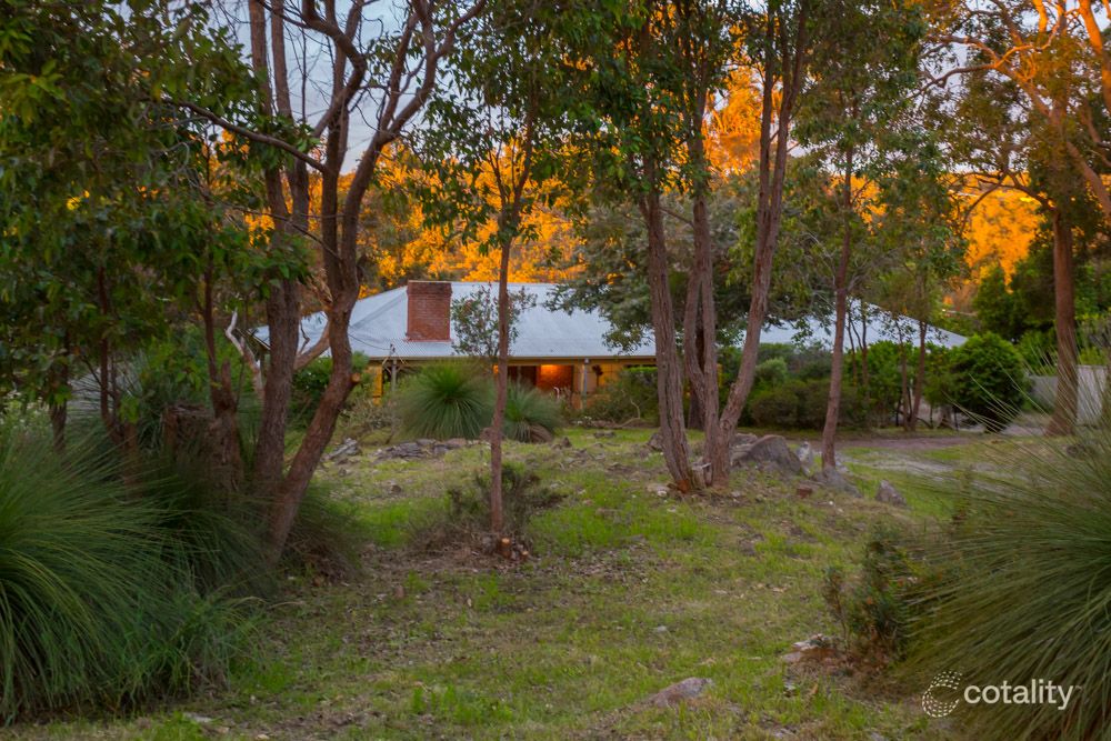 30 Emerald Pl, Mount Richon, WA 6112
