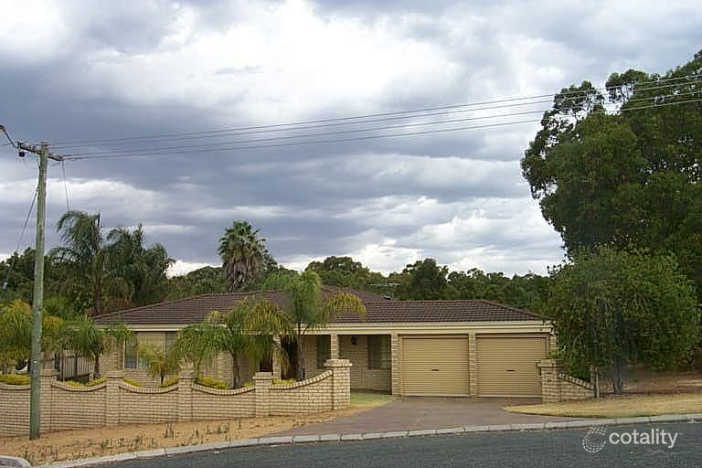 24 Lourdes St, Lesmurdie, WA 6076