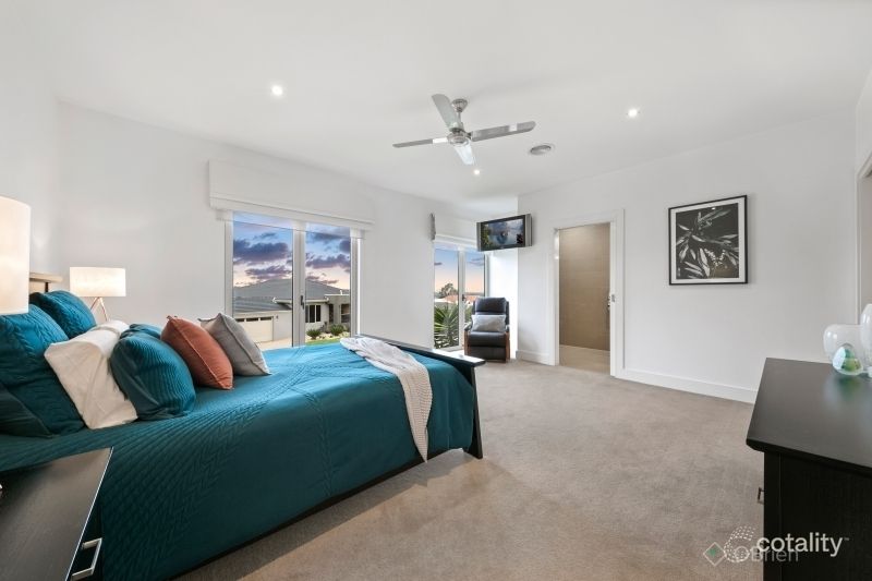 30 Sheldon Dr, Berwick, VIC 3806