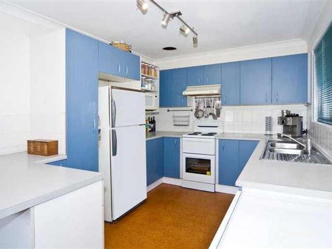 8 Ian St, Lota, QLD 4179