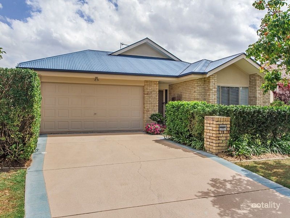 19 Tourangeau Cres, Varsity Lakes, QLD 4227