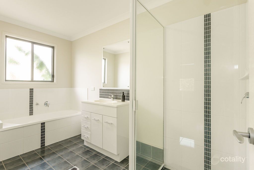 38 Blue Gums Dr, Emerald, QLD 4720