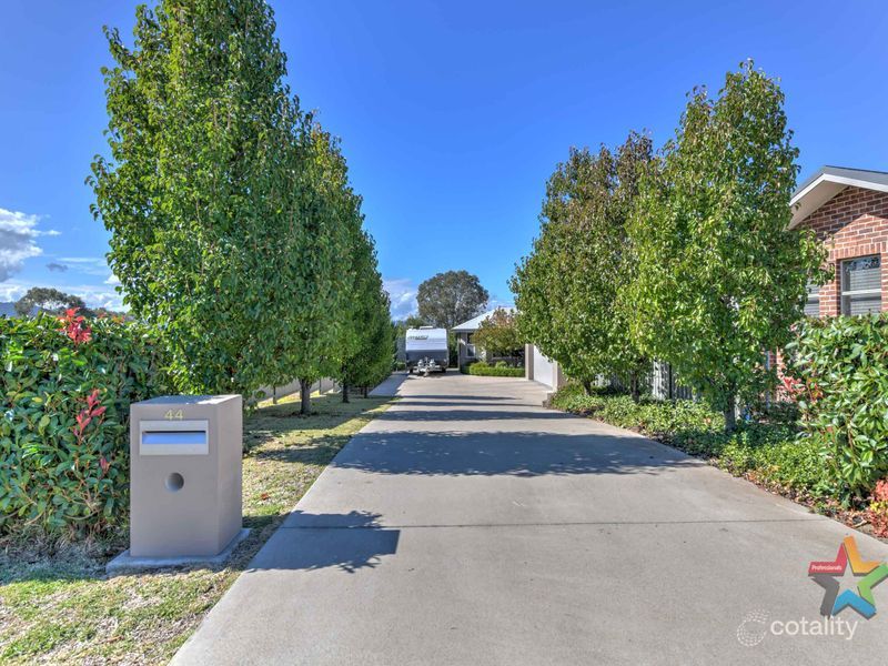 44 Peak Dr, Hillvue, NSW 2340