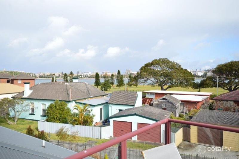 21 Maitland St, Stockton, NSW 2295