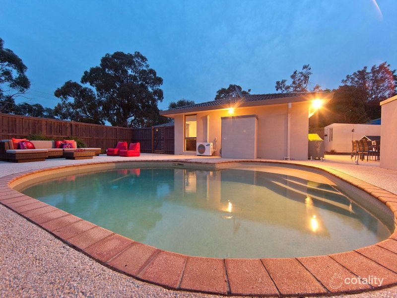 1 Lorraine Ave, Langwarrin, VIC 3910