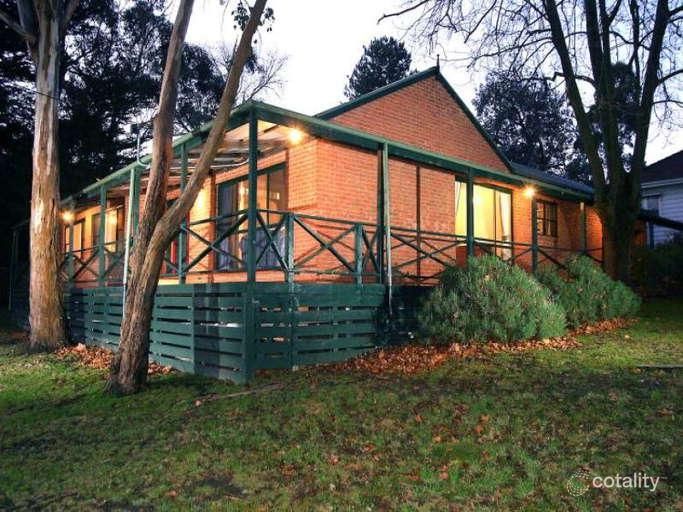 18 Darling Ave, Upwey, VIC 3158