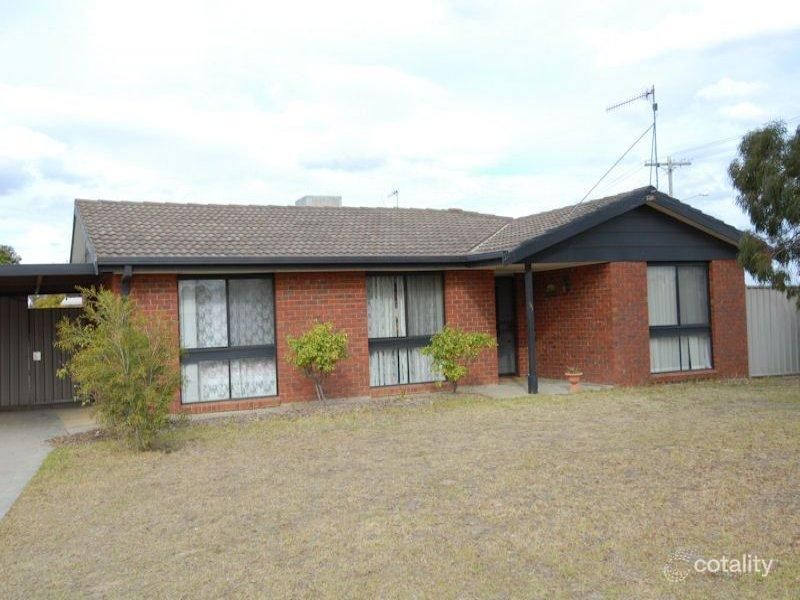 521 Sloane St, Deniliquin, NSW 2710