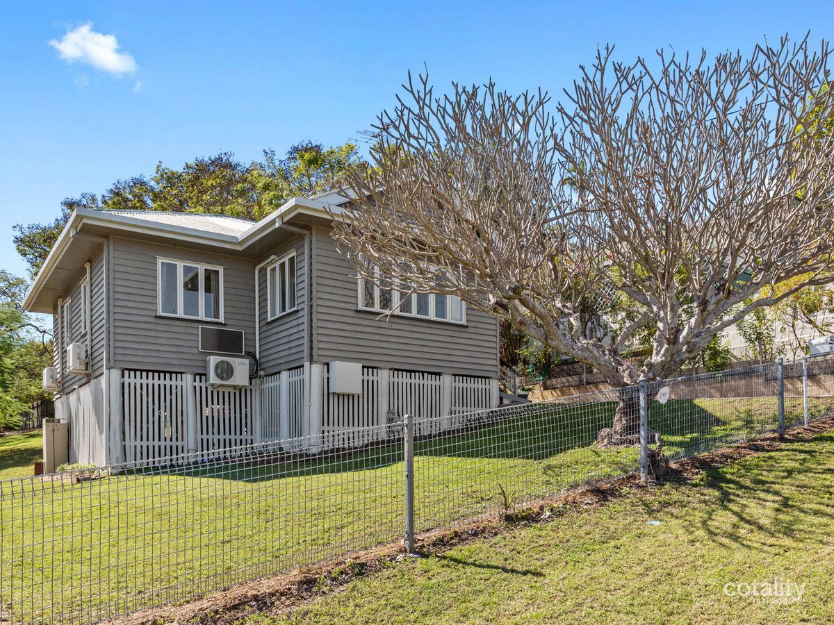16 Bowen Tce, The Range, QLD 4700