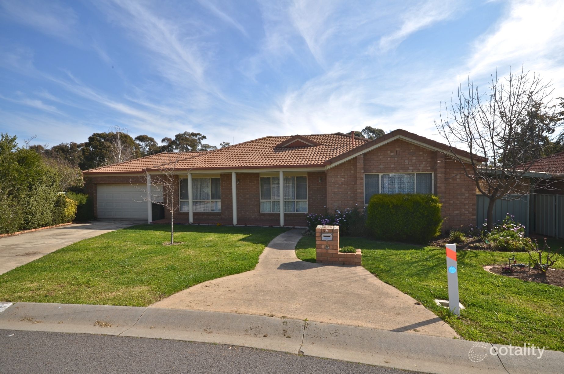 6 Lona Cl, Spring Gully, VIC 3550