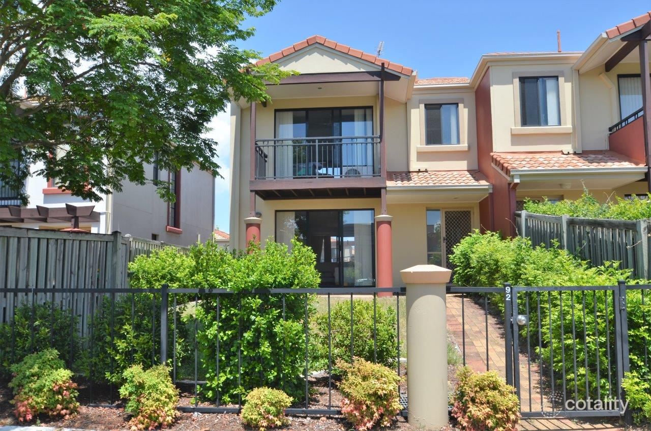 92/302 Christine Ave, Varsity Lakes, QLD 4227