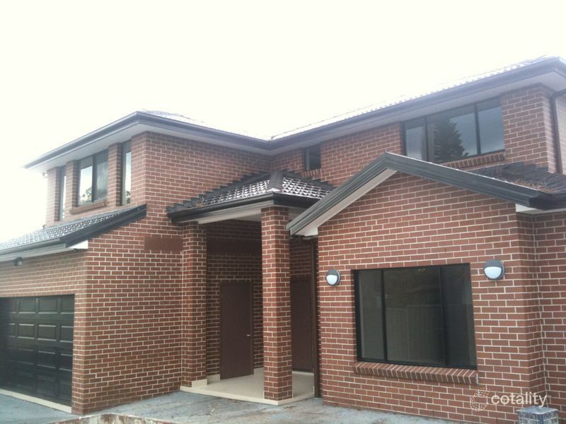 25b Avoca Rd, Canley Heights, NSW 2166